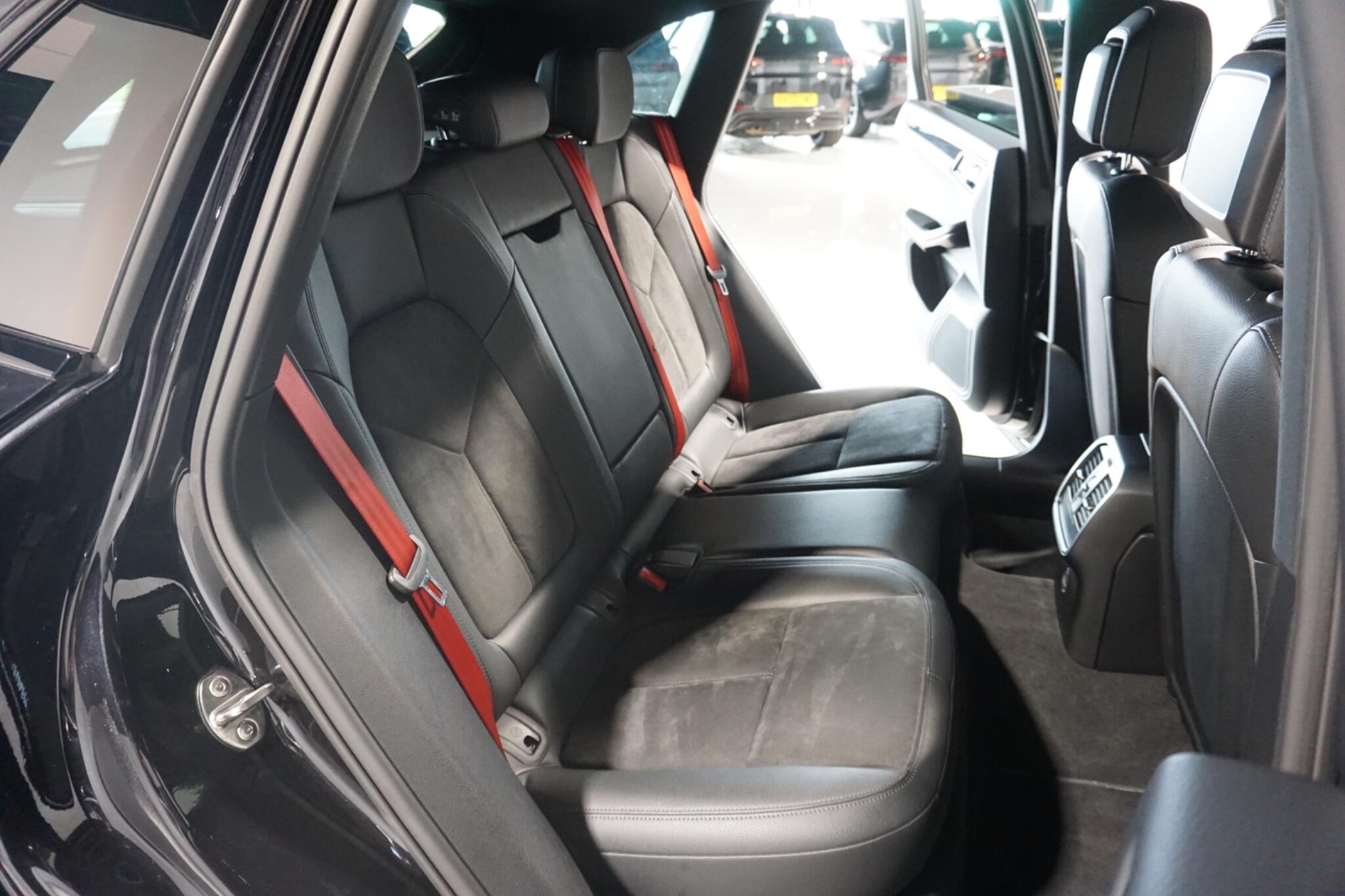 Porsche Macan 2.0T SUV 5dr Petrol PDK 4WD Euro 6 (s/s) (252 ps)